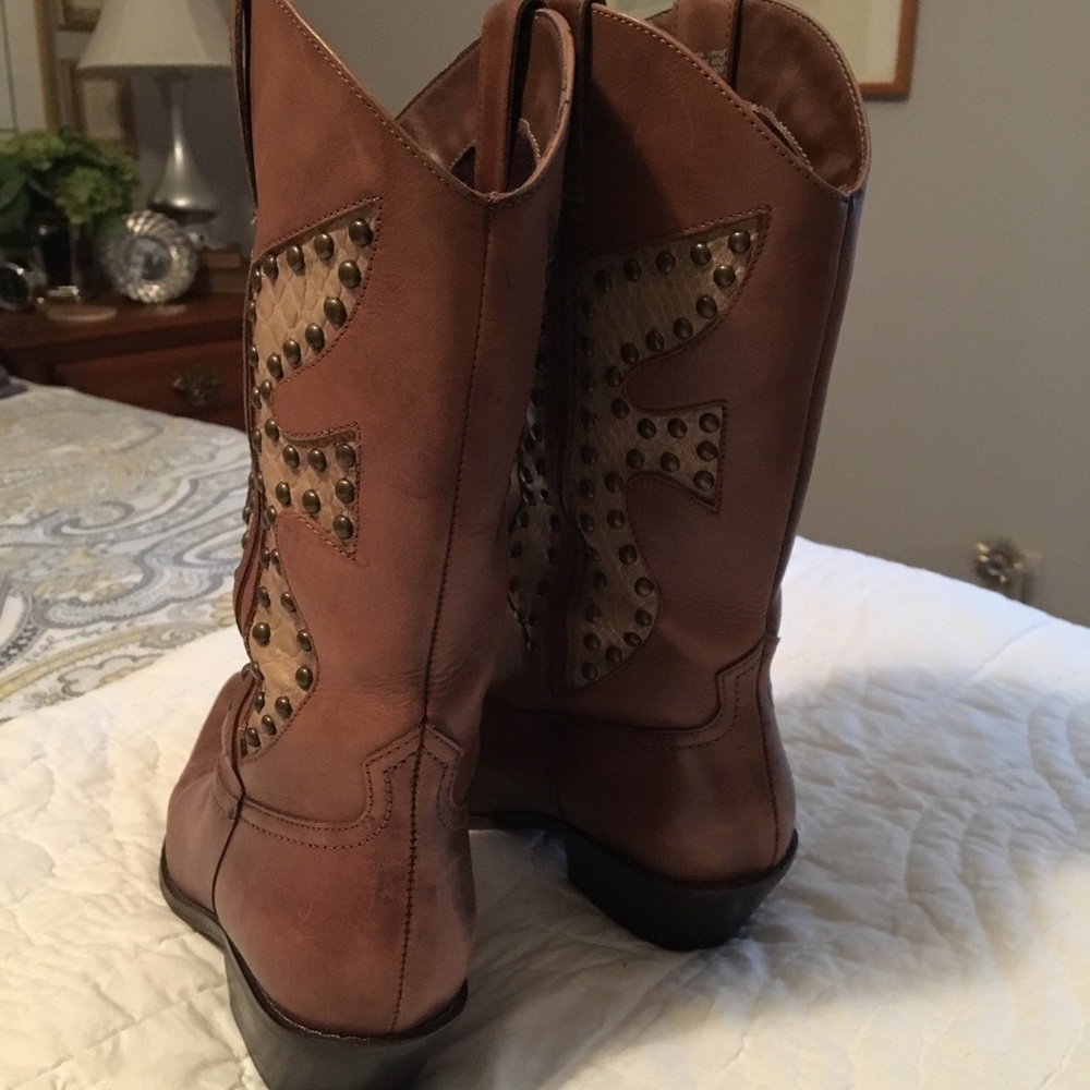 Women’s Cowgirl boots